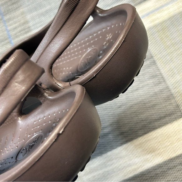 Crocs Womens Slip-On Round Toe Ballet Flats Shoes 10127 Closed Toe 9 Brown EUC - Picture 7 of 16